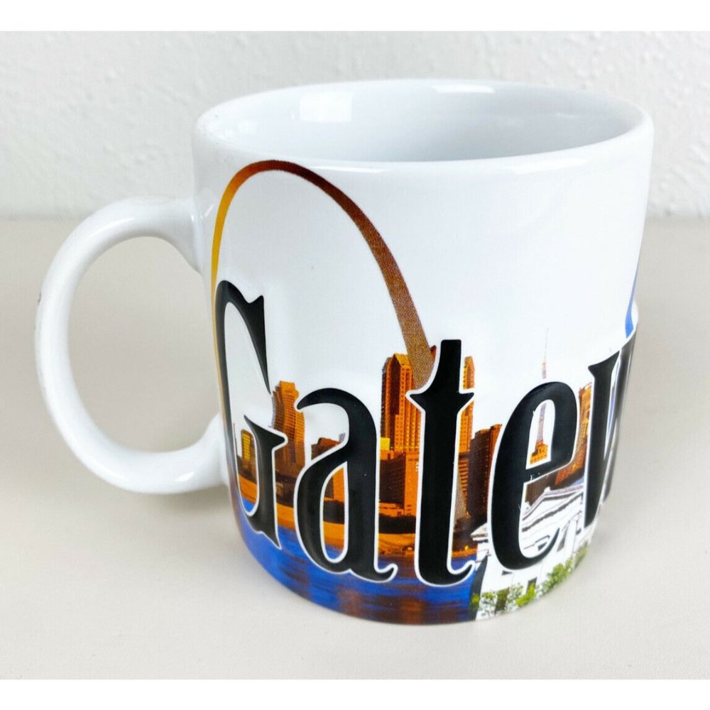 Americaware St. Louis Gateway Arch Memorial Jumbo 3D Embossed City Coffee Mug